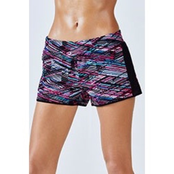 Fabletics Fallon Short - Size Small - Picture 3 of 4